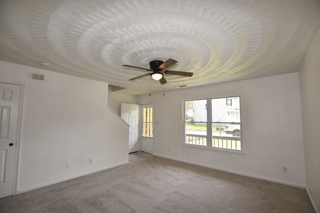 Building Photo - 3BR/1.5BA Home – Great Norfolk Location!