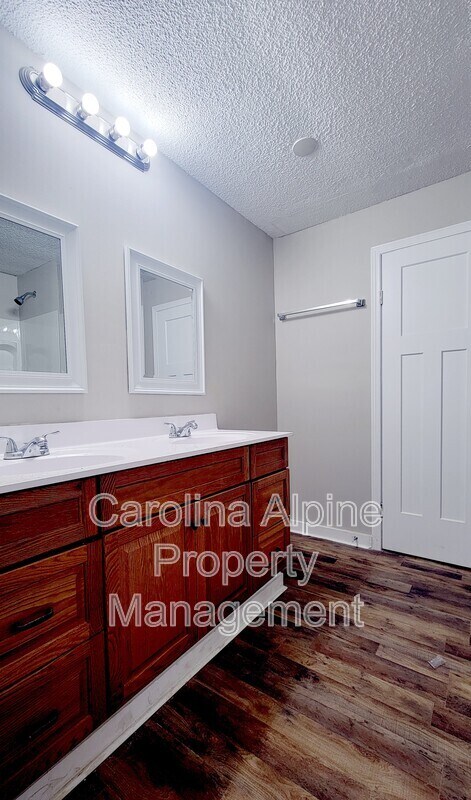 Building Photo - 119 Bingo Ln