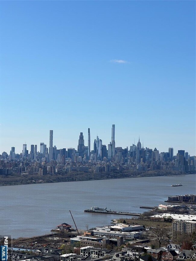 Building Photo - 200 Winston Dr