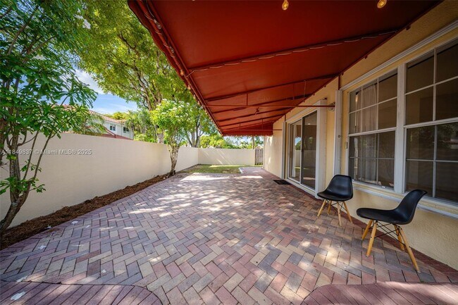 Building Photo - 10530 NW 52nd Terrace