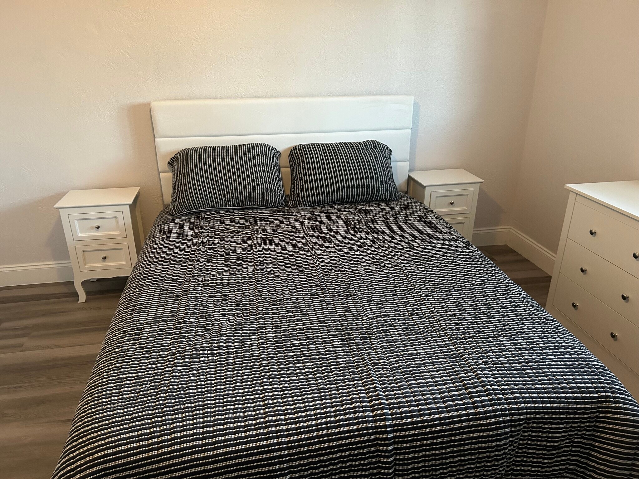 Building Photo - 413 NE 24th Pl