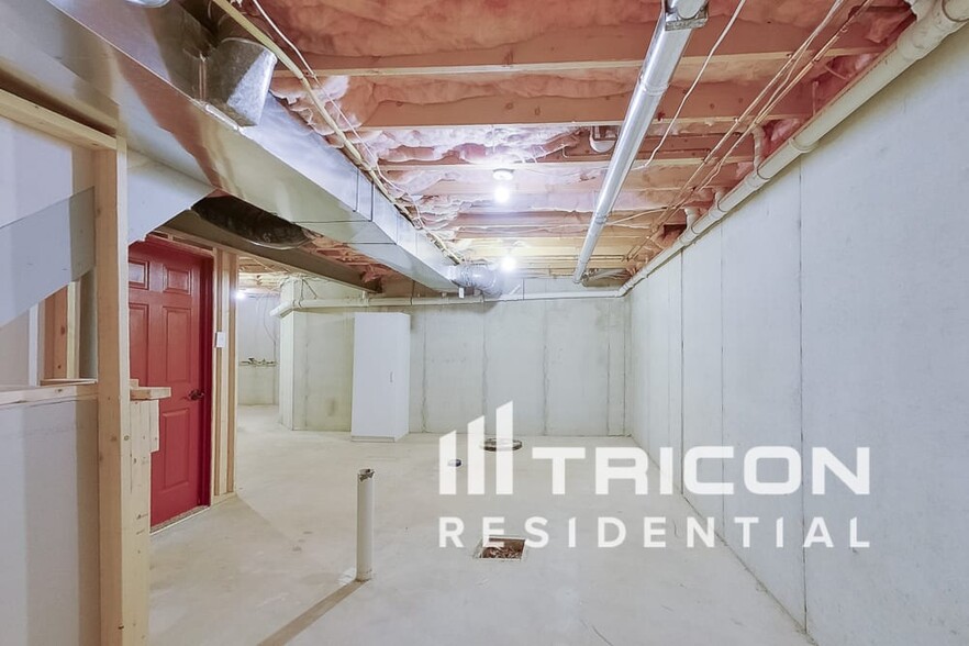 Building Photo - 1023 Adams Way