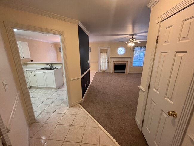 Building Photo - 118 Grande Meadow Way