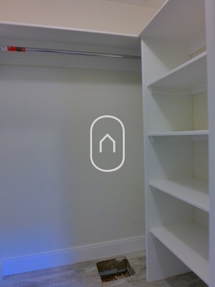 Building Photo - 33 Lenox St