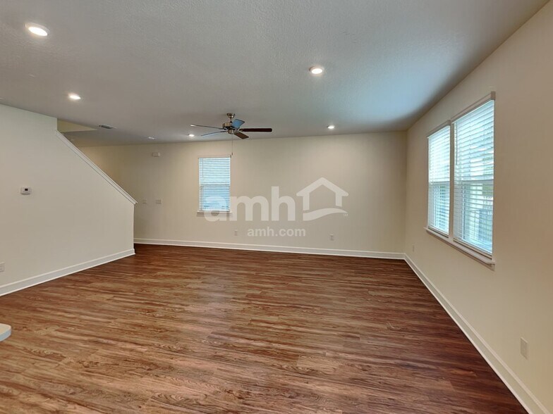 Building Photo - 8549 Belfort St