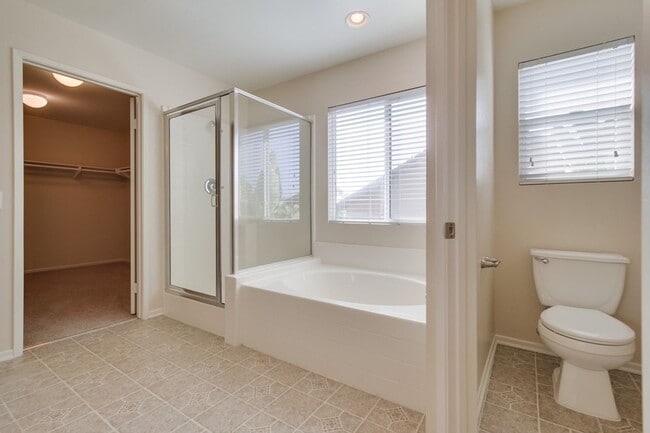 Building Photo - Gorgeous 4 Bedroom Santa Fe Hills Home With a Pool!