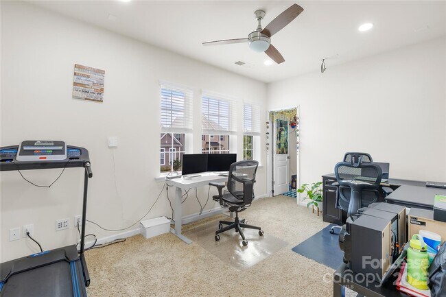 Building Photo - 5086 Waterloo Dr