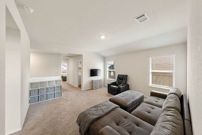 Building Photo - Welcome to Your New Chapter! Enjoy Free Rent, Ask Us How!