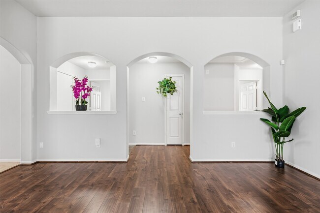 Building Photo - 2319 Falcon Knoll Ln