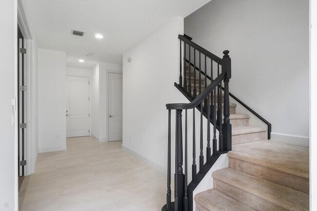 Building Photo - 4886 NW 16th Ave