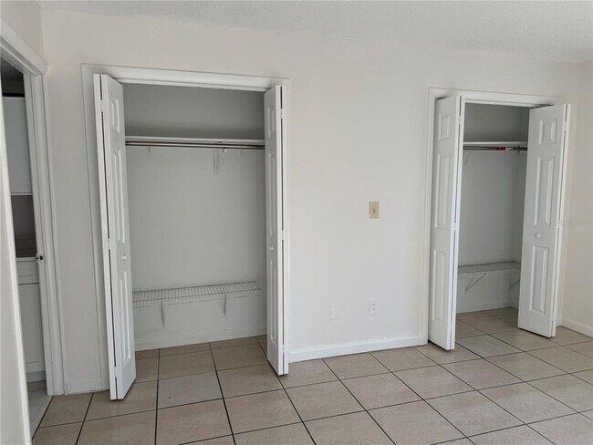 Building Photo - 7210 N Manhattan Ave