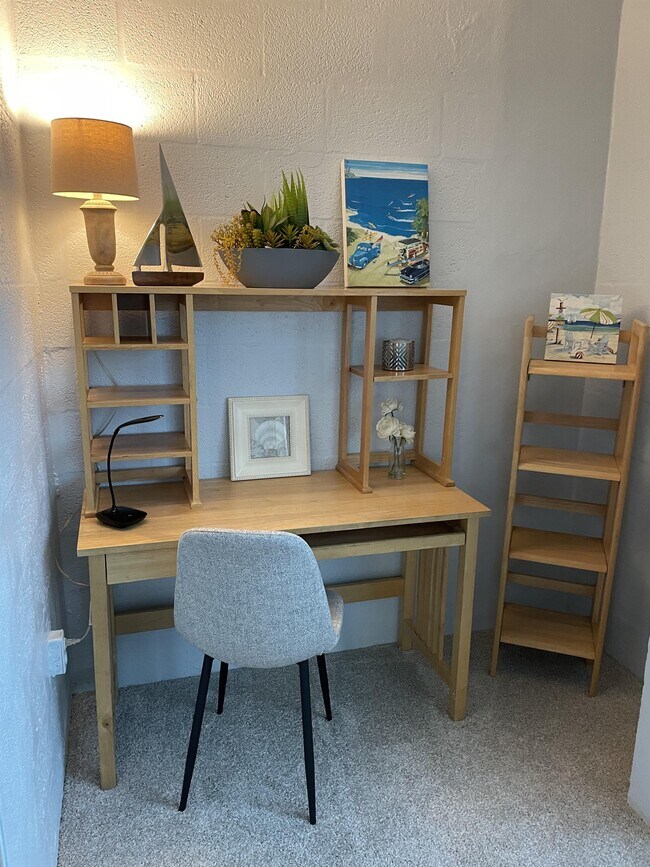 Building Photo - 4750 Cove Cir