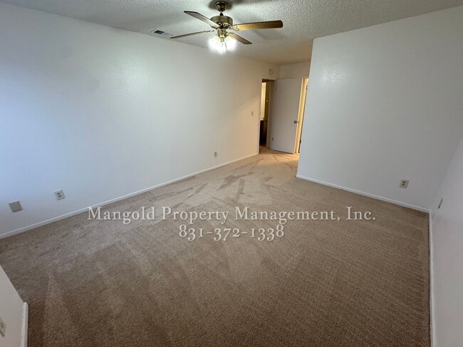 Building Photo - **$1,000 Move in Special**  Upstairs Condo...