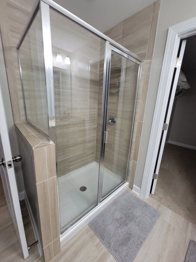 Building Photo - 5806 Clan Maclaine Dr