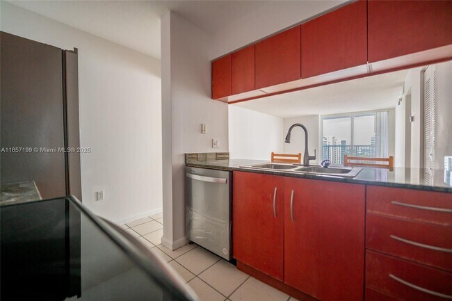 Building Photo - 1200 Brickell Bay Dr