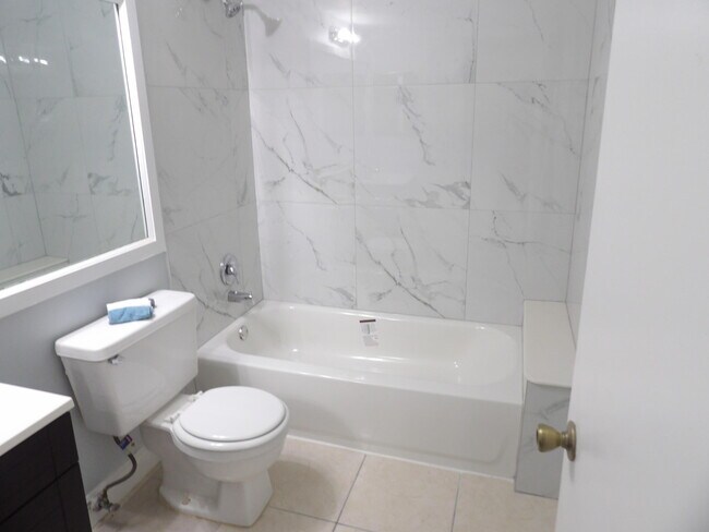 Building Photo - 618 Sea Pine Way