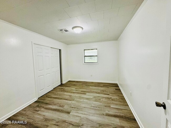 Building Photo - 1118 LA-357