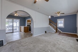 Building Photo - 6 Month Lease! 3Bed 2Bath with 3 Stall Garage!