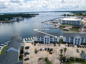 Building Photo - 168 Lake Point Blvd