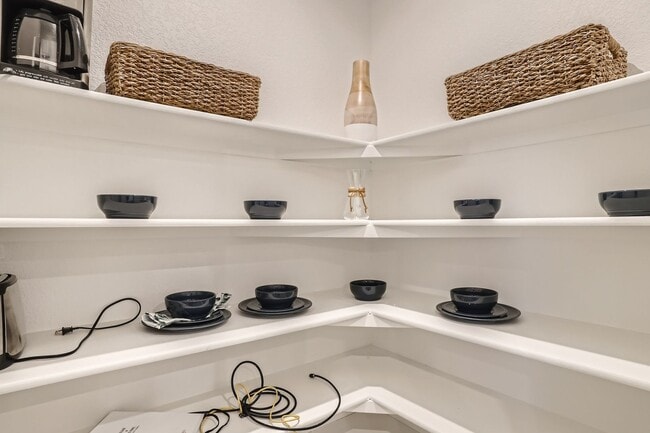 Building Photo - New 3 BDR Arvada Home Convenient to Everything