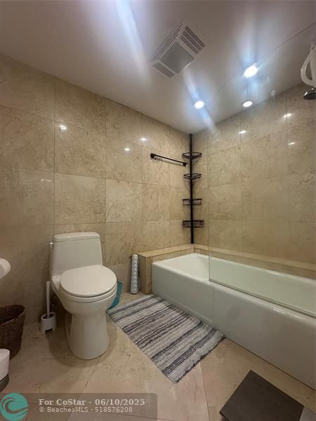 Building Photo - 3500 Galt Ocean Dr