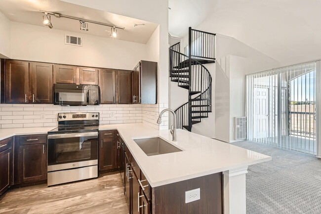 Building Photo - Fox Run Lofts