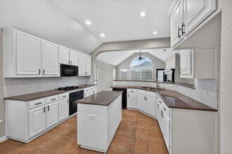 Building Photo - 2416 Greenbrook Dr