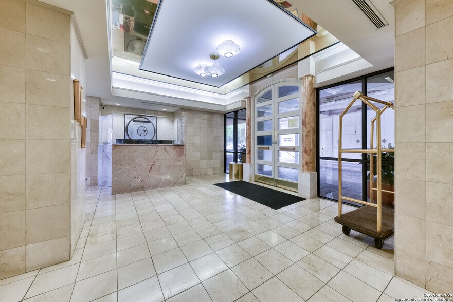 Building Photo - 7701 Wurzbach Rd