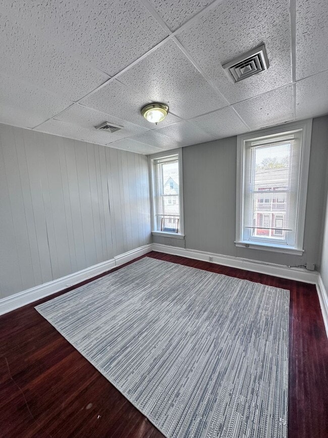 Building Photo - 2 W Stiegel Street