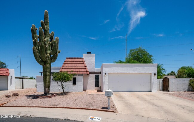 Building Photo - 648 E Tam O Shanter Dr