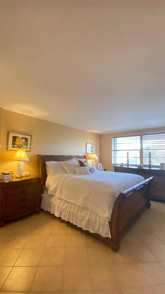 Building Photo - 177 Ocean Ln Dr