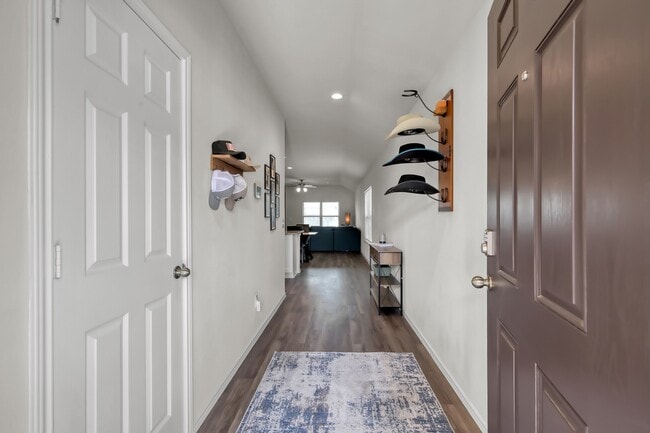 Building Photo - 25248 Pomegranate Pl