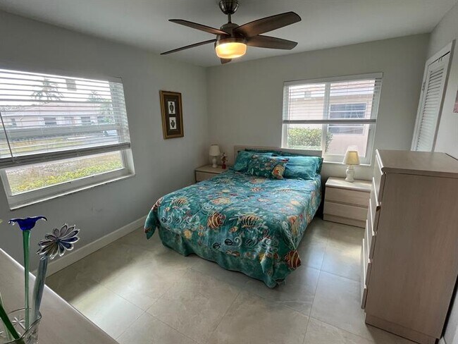 Building Photo - 8777 Warwick Dr