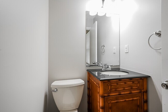 Building Photo - 379 Donna Dr