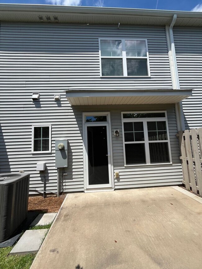Building Photo - 116 Bluet Ln