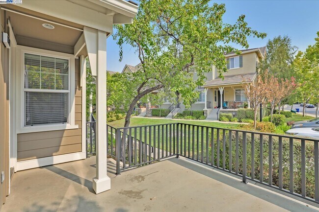 Building Photo - 6320 Byron Ln