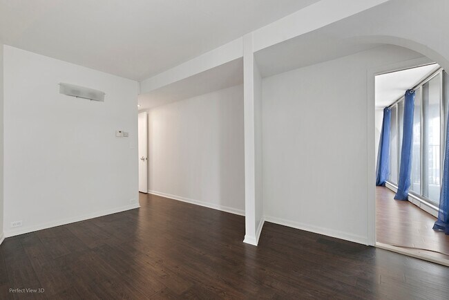 Building Photo - 300 N State St
