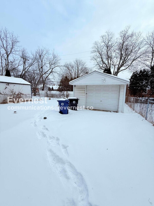 Building Photo - 11408 Seminole