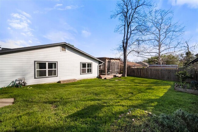Building Photo - 4814 Broadhill Dr