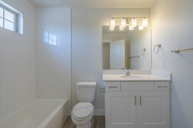 Building Photo - 548 N 550 W
