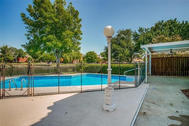 Building Photo - 824 Woodlake Dr