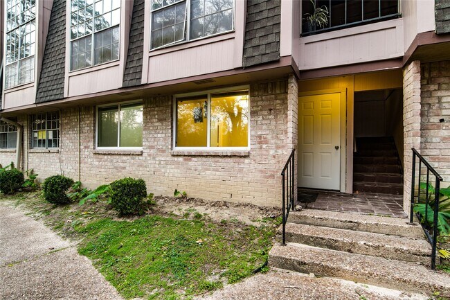 Building Photo - 12633 Memorial Dr