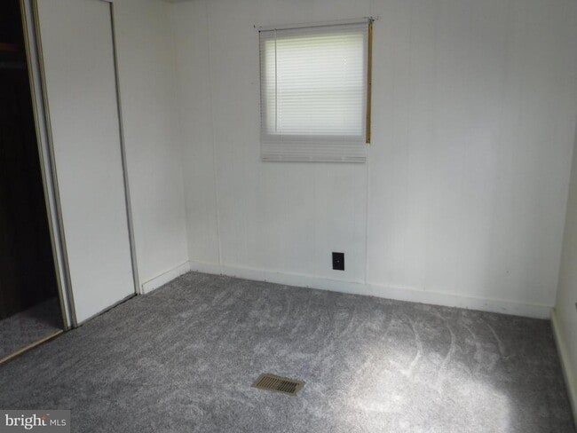 Building Photo - 53 Shamrock Ave