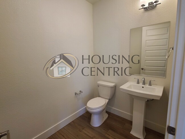 Building Photo - Luxurious Newer Construction Rental Home I...