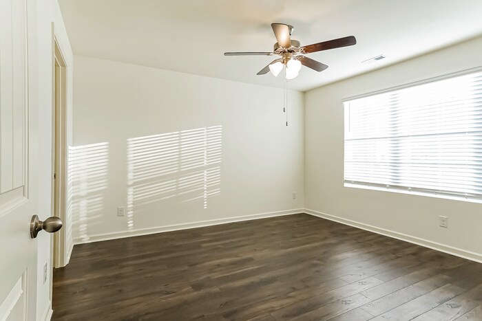 Building Photo - 5680 Timber Leaf Lp