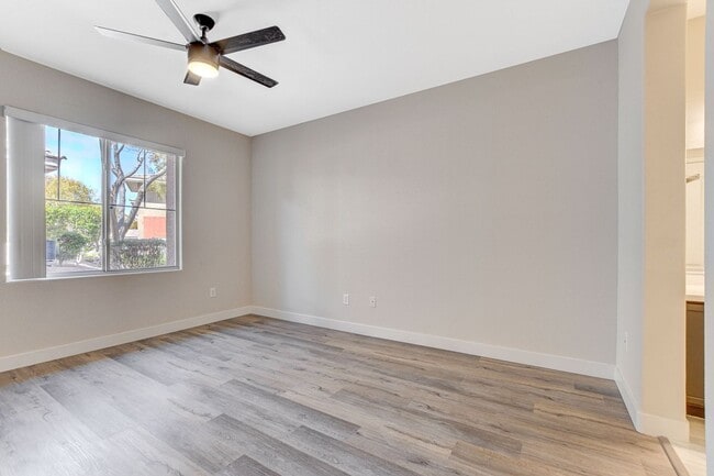 Building Photo - Upgraded First-Floor Condo in a Gated Summ...