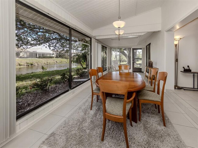 Building Photo - 268 Southampton Dr