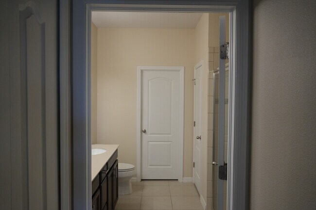 Building Photo - 2212 Lennox Dale Ln