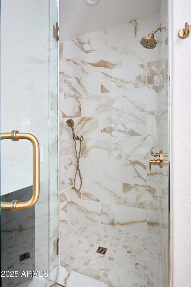 Building Photo - 3202 E Orange Dr