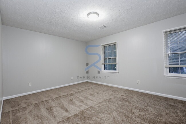 Building Photo - Move in before November 15th and get $100 ...